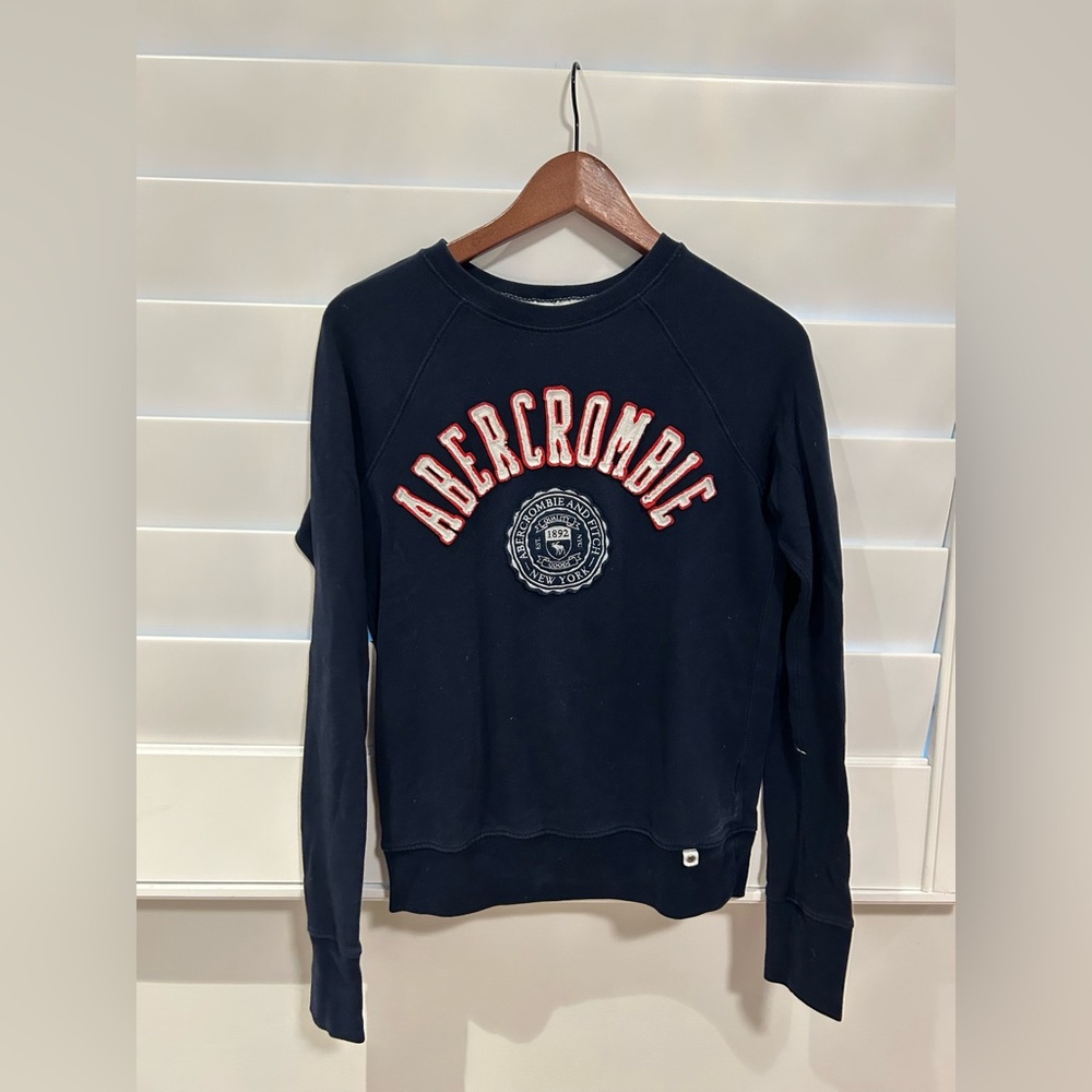 Abercrombie: Navy Logo Crewneck